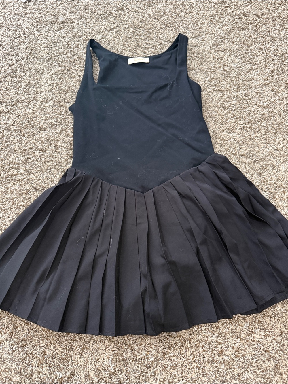 Quinsen black athletic dress